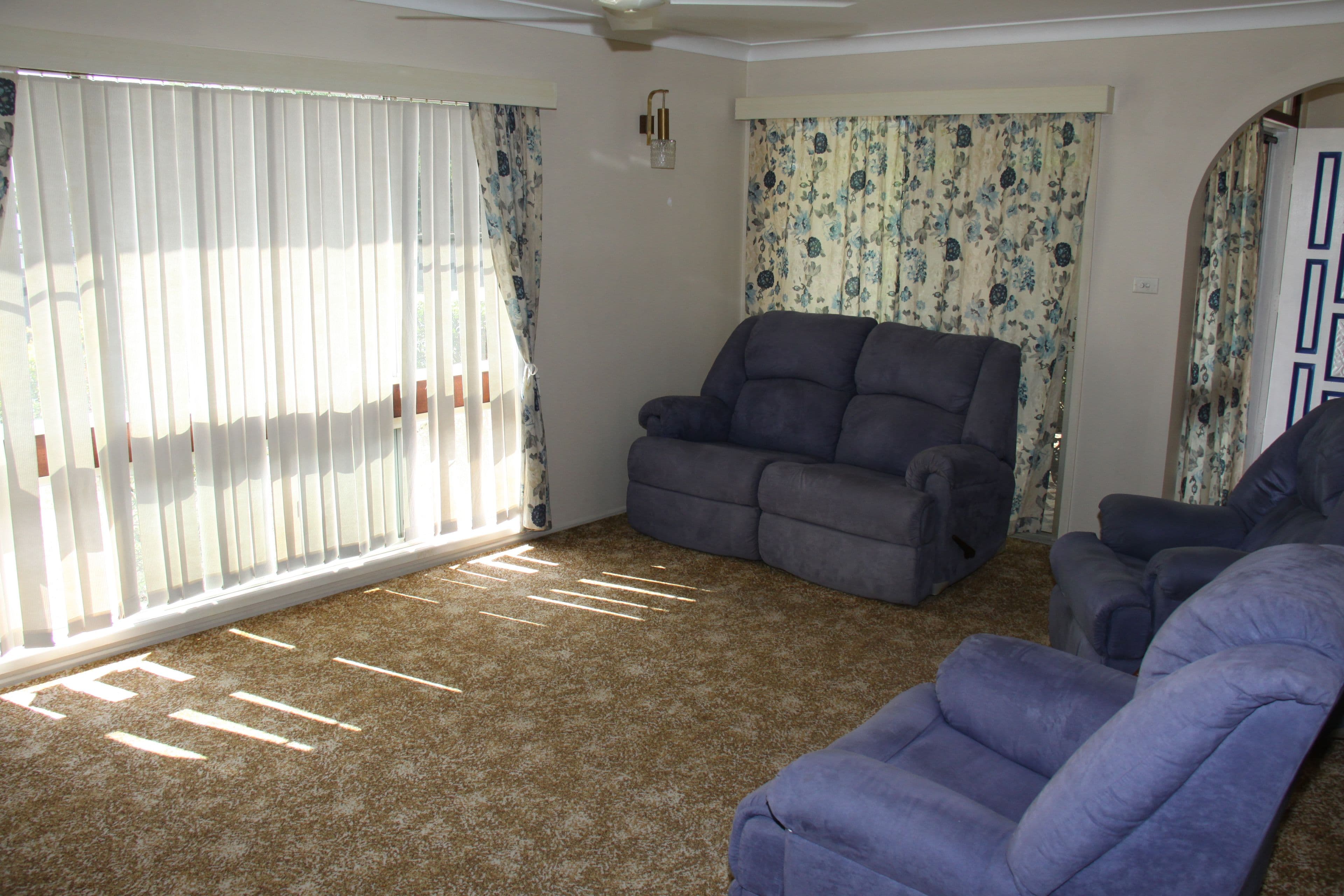 2 Alpine Avenue, Boyne Island QLD 4680, Boyne Island - Thumbnail 2