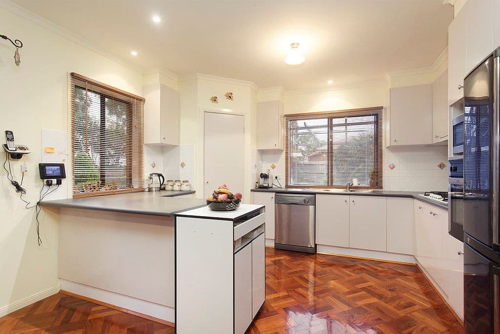 6 Augusta Court, Rowville VIC 3178, Rowville - Thumbnail 2