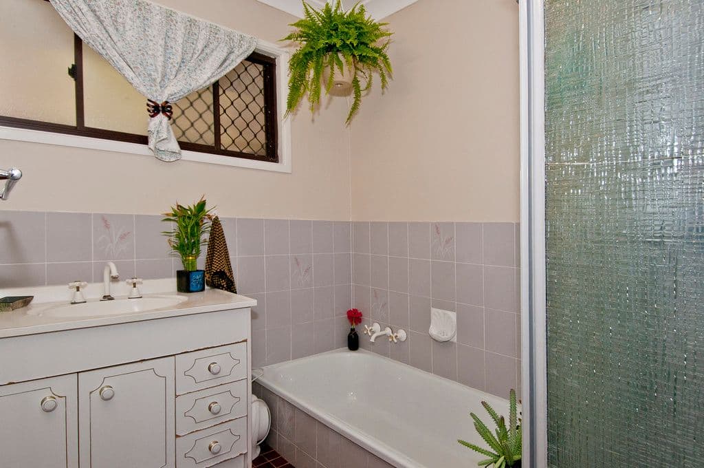 41 Glastonbury Drive, BETHANIA QLD 4205, Bethania - Thumbnail 5