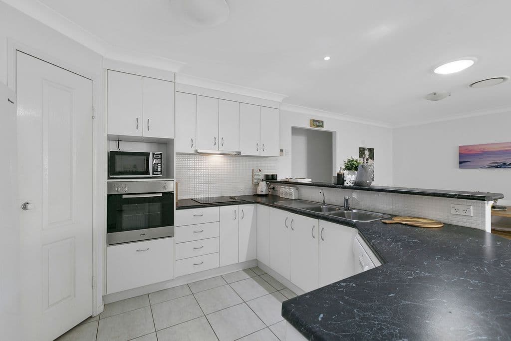 4 Dory Close, Redland Bay QLD 4165, Redland Bay - Thumbnail 4