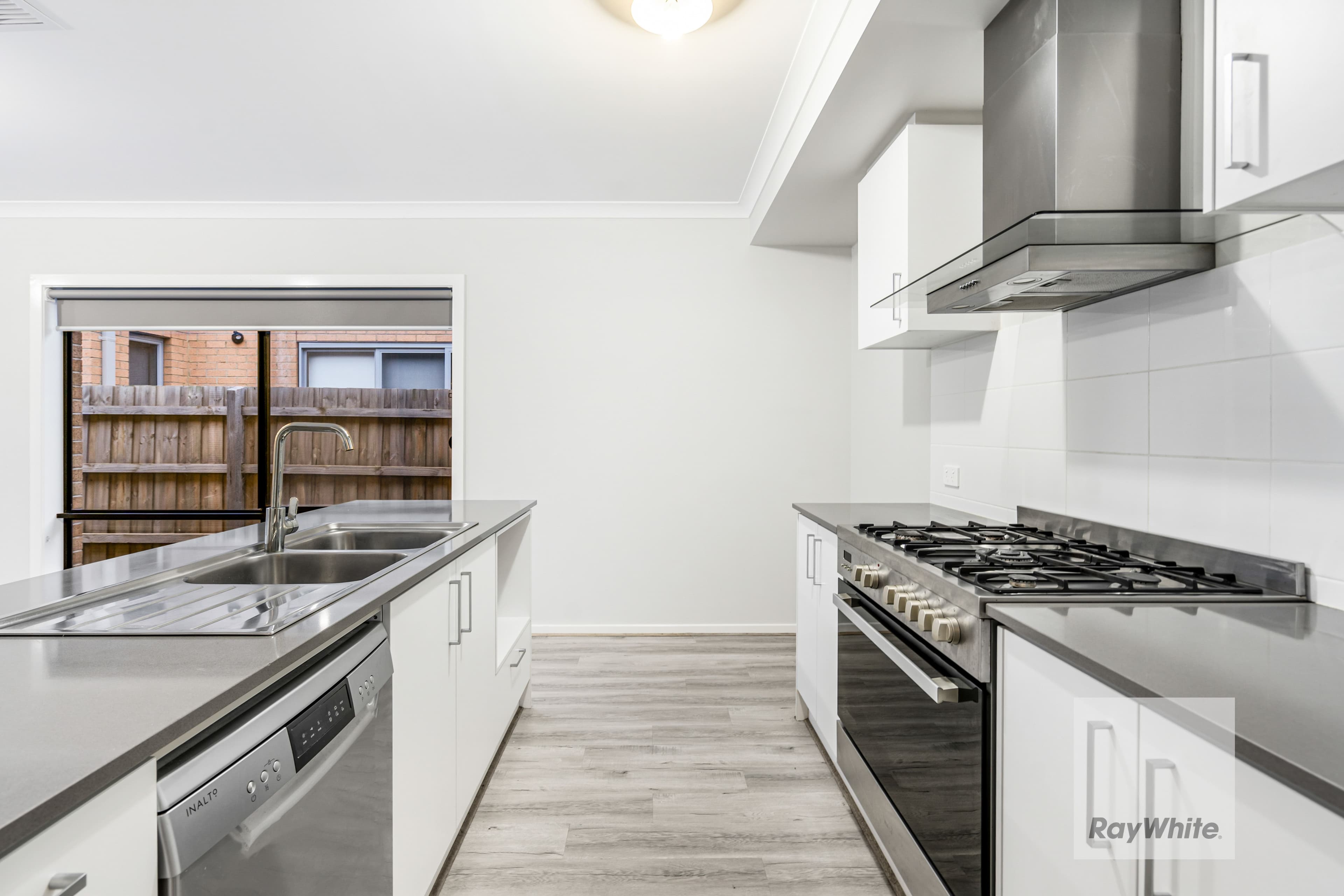 10 Broom Road, AINTREE VIC 3336, Aintree - Thumbnail 4