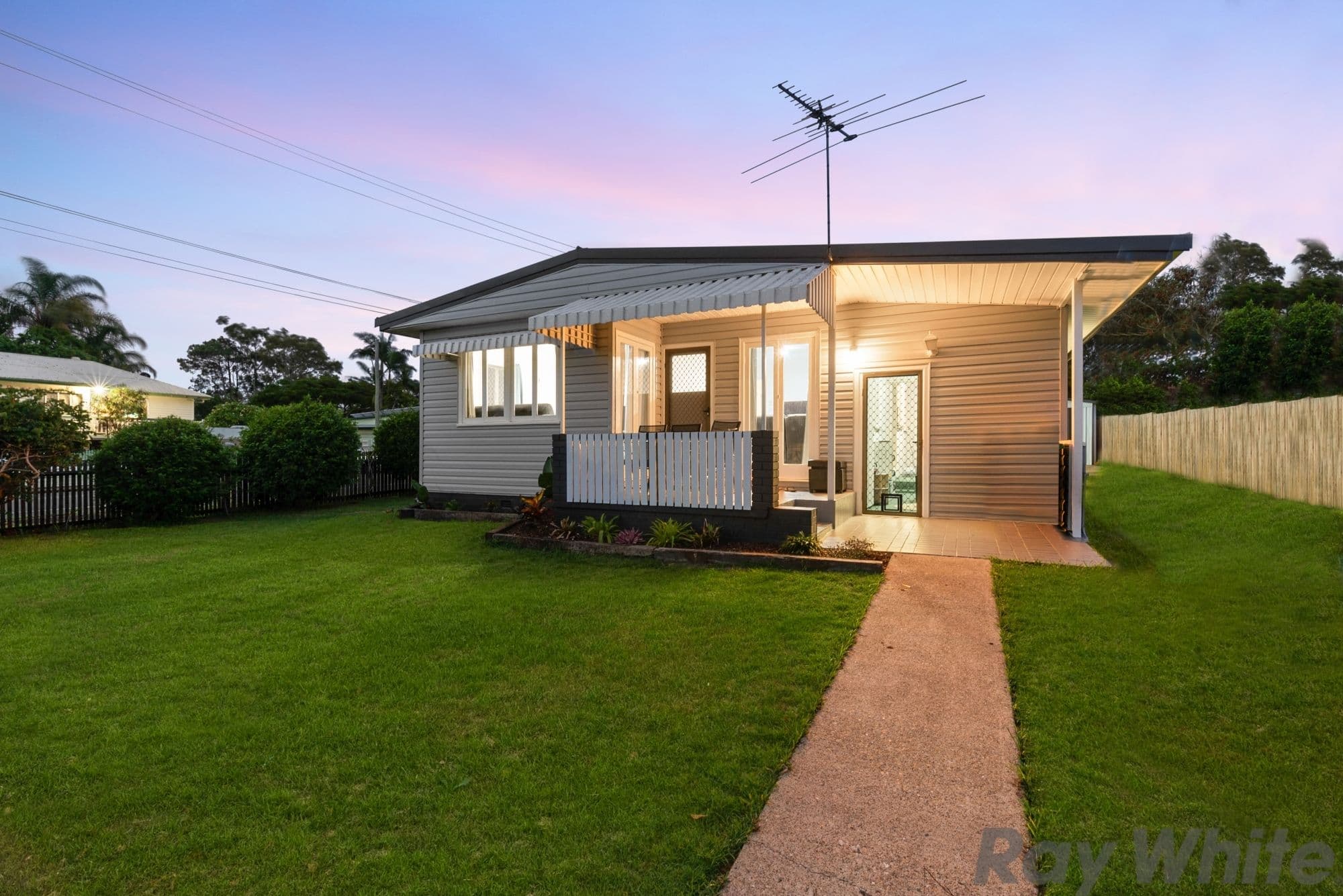 19 Cliffdale Avenue, Deception Bay QLD 4508, Deception Bay - Thumbnail 2
