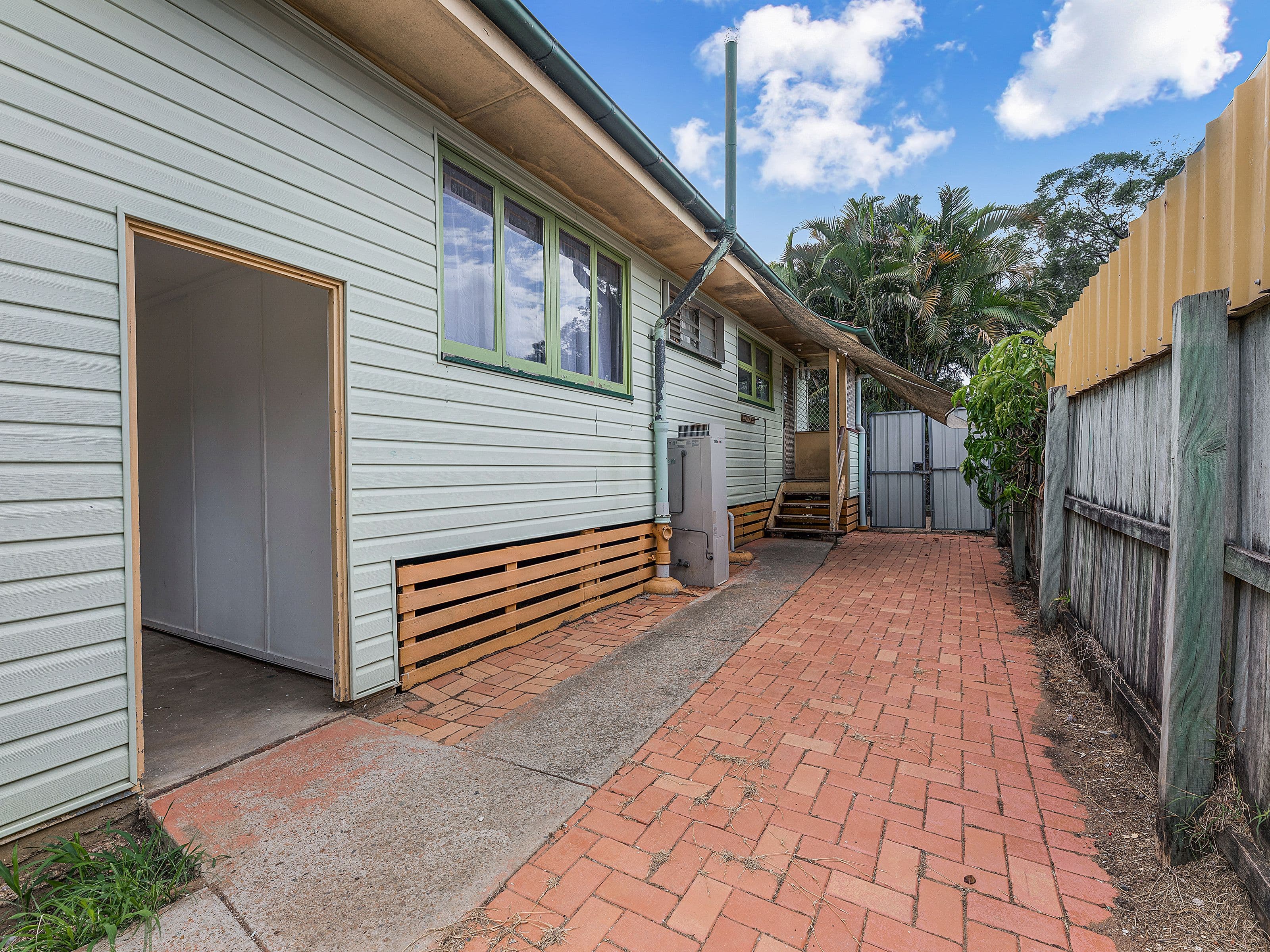 26 Larsen Street, Leichhardt QLD 4305, Leichhardt - Thumbnail 3