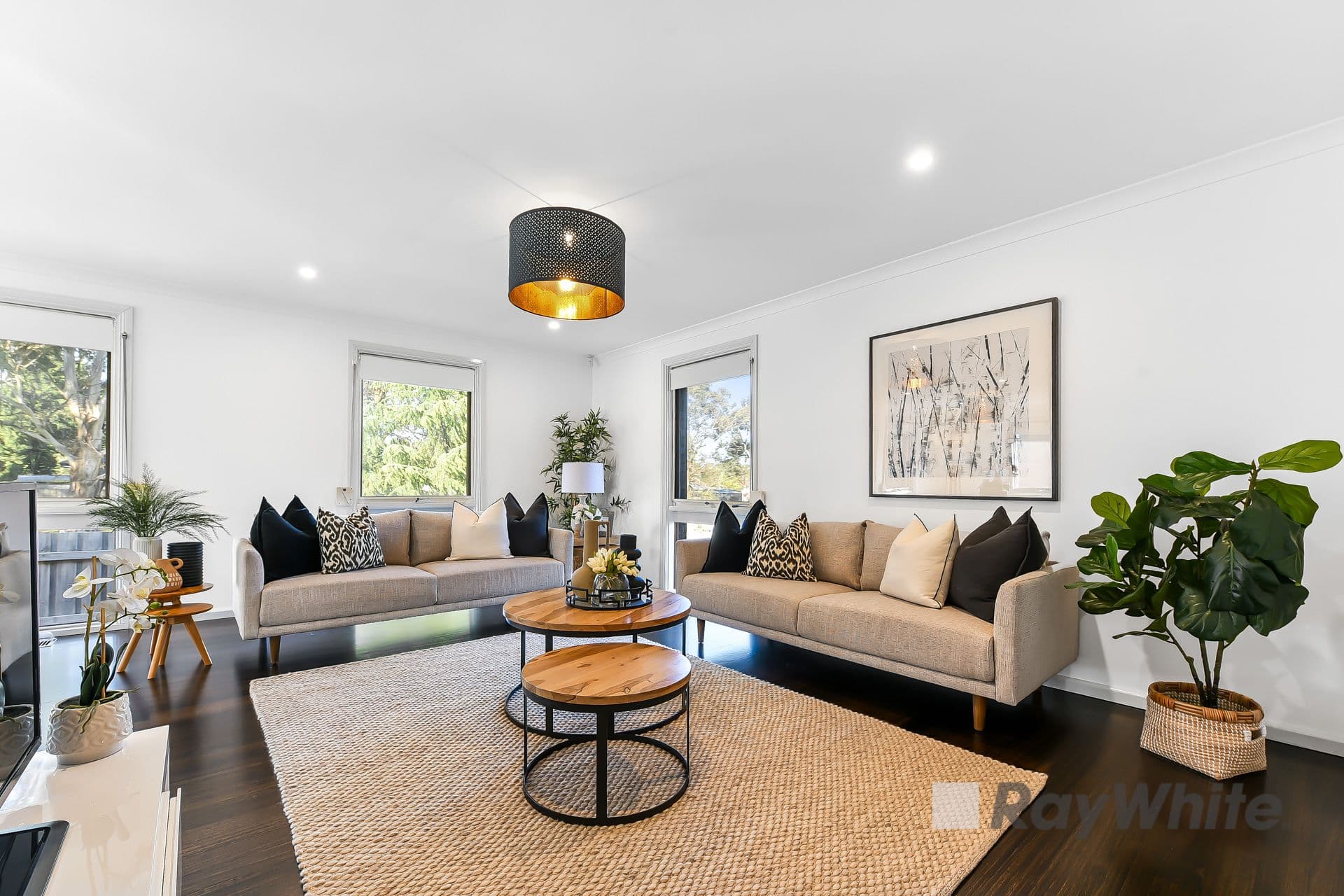4 Robert Molyneux Avenue, Endeavour Hills VIC 3802, Endeavour Hills - Thumbnail 3
