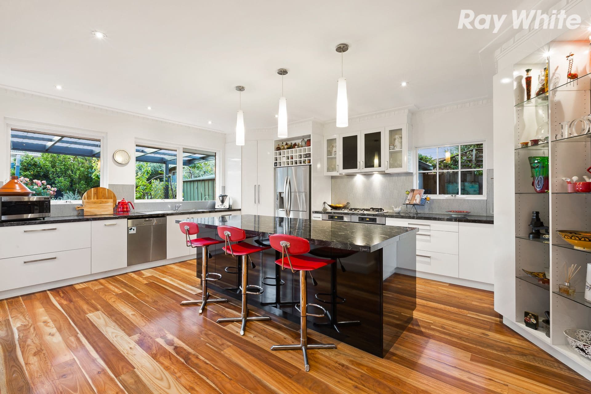 29 Oak Street, Beaumaris VIC 3193, Beaumaris - Thumbnail 2