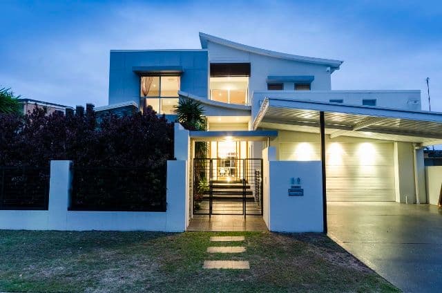 10 Coral Gables Key, BROADBEACH WATERS QLD 4218, Broadbeach Waters - Thumbnail 3
