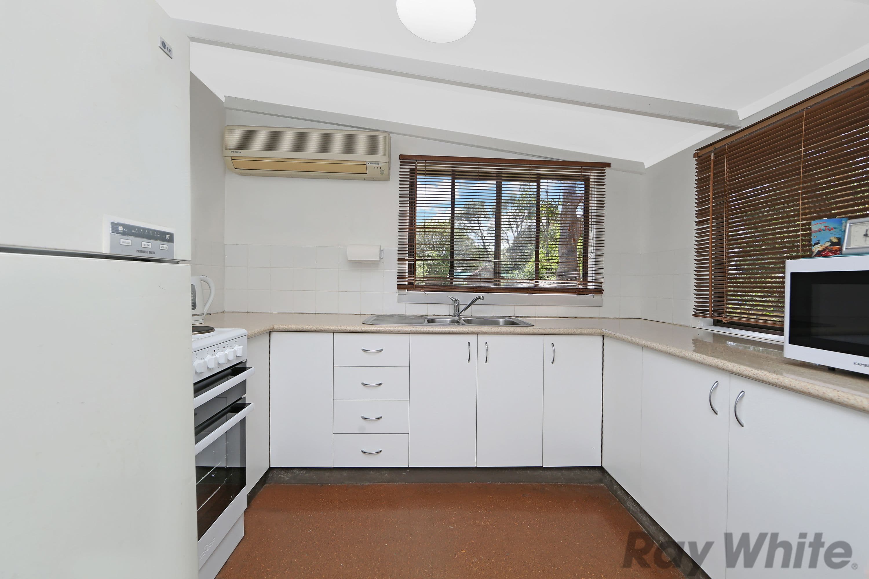 2 Matumba Road, Buff Point - Thumbnail 2