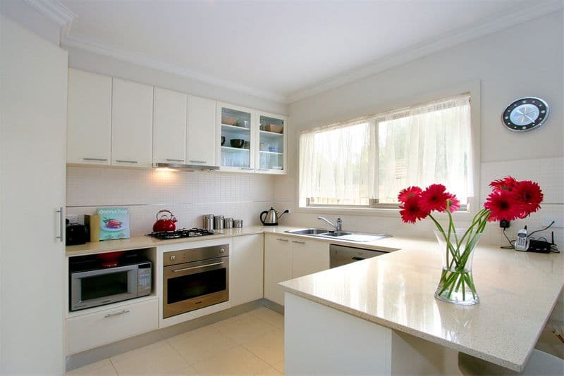 9b   Seaview Avenue, MORNINGTON VIC 3931, Mornington - Thumbnail 2