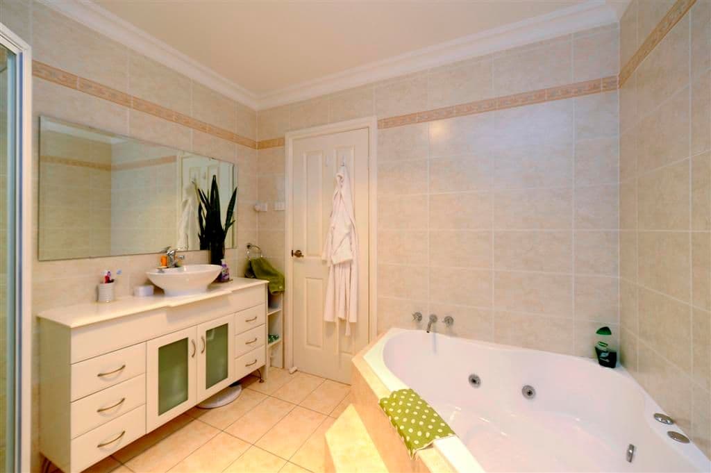 9 Albacore Drive, CORLETTE NSW 2315, Corlette - Thumbnail 4