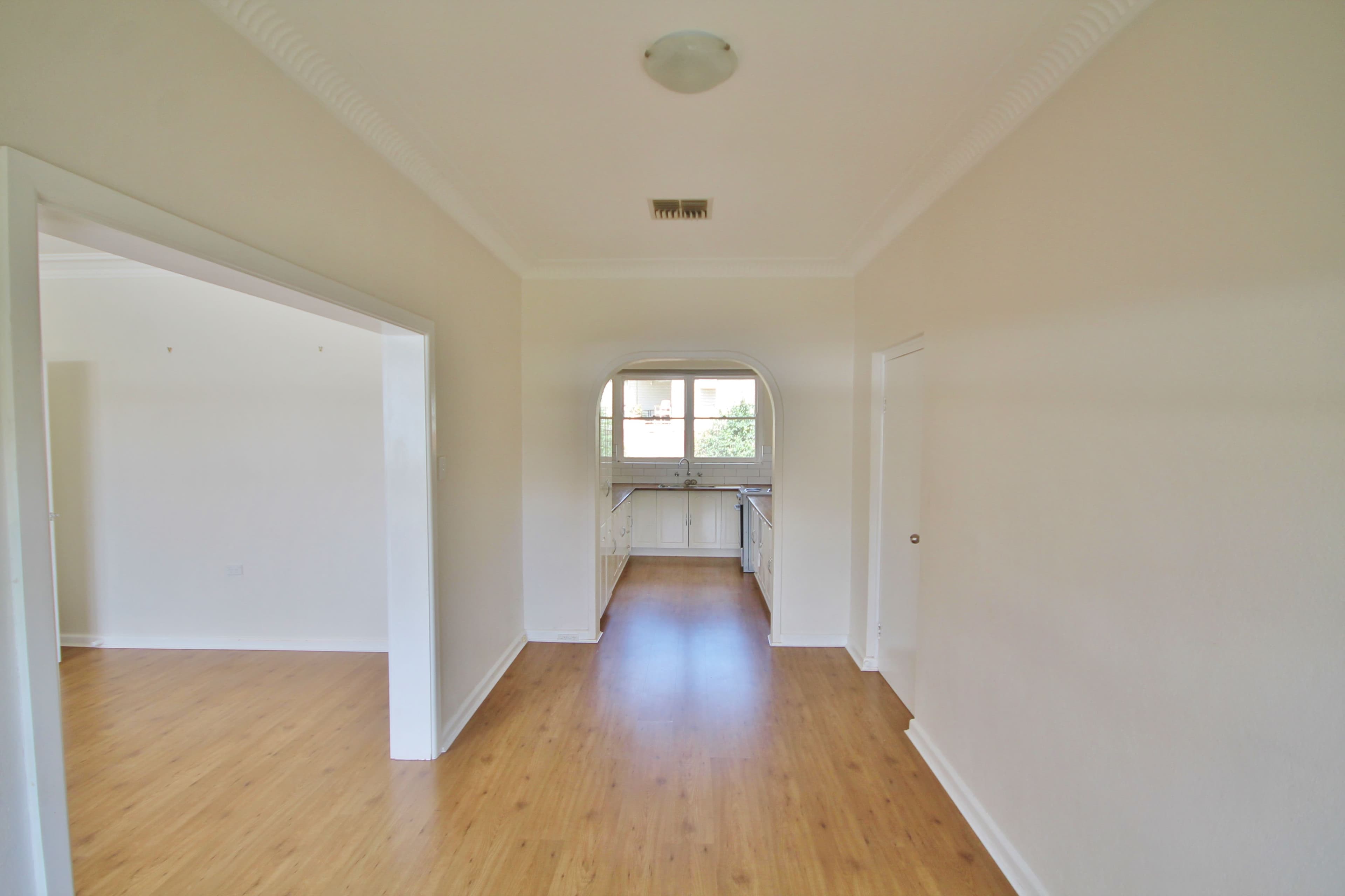 20 Karabah Avenue, Young - Thumbnail 4