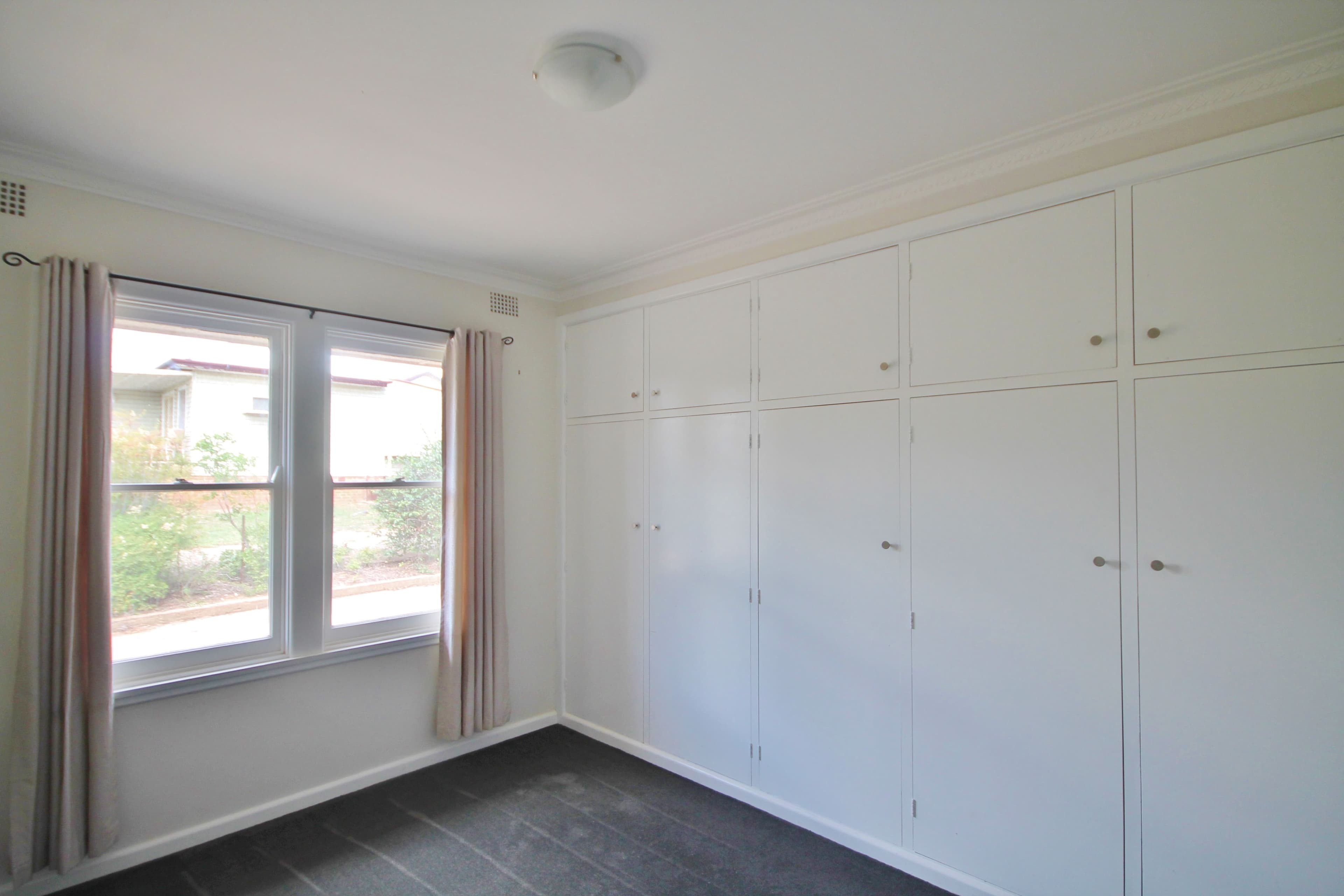 20 Karabah Avenue, Young - Thumbnail 8