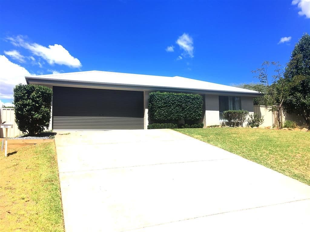 56 Quandong Avenue, Tumut - Image 1
