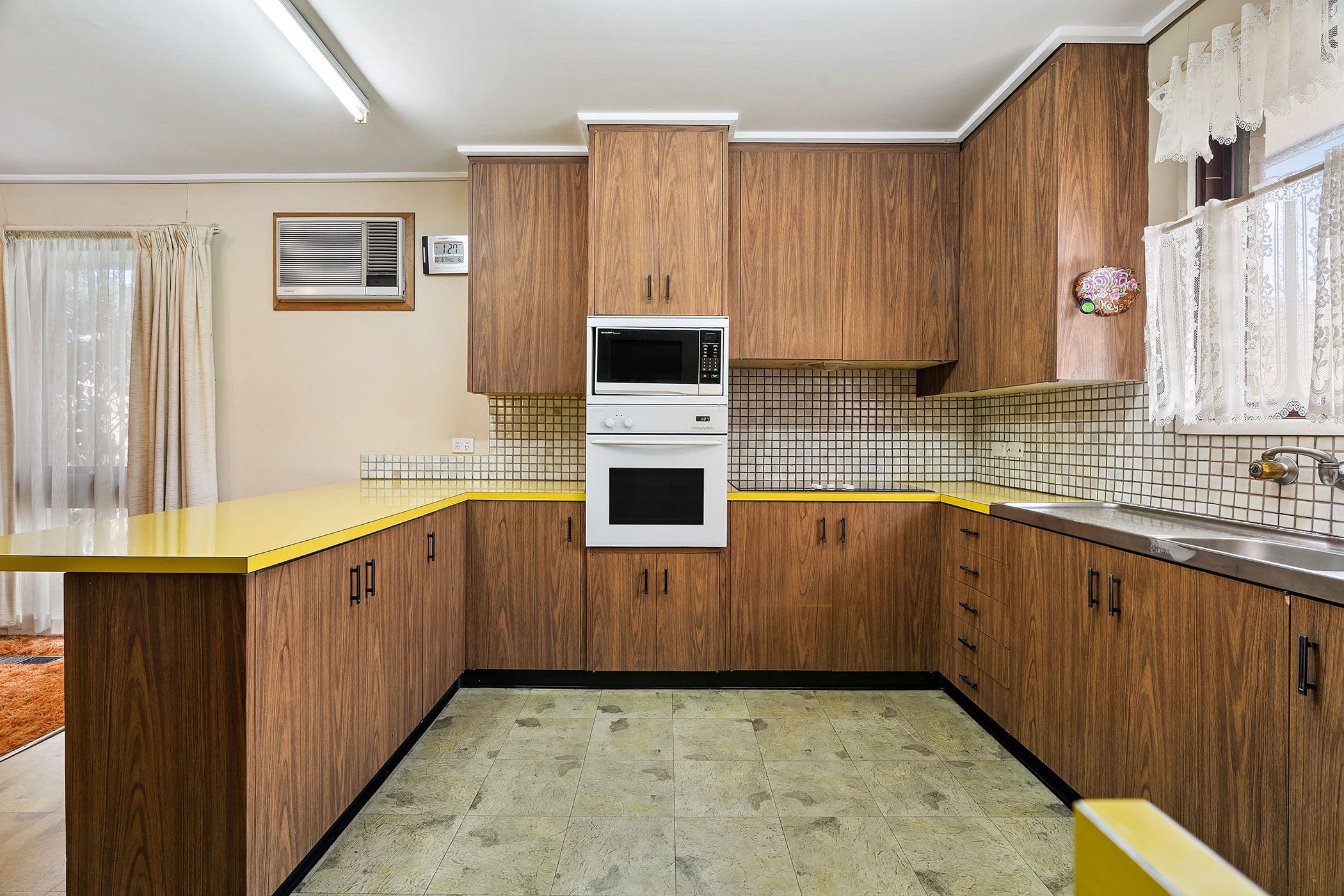 27 Rosemary Street, Chadstone VIC 3148, Chadstone - Thumbnail 4