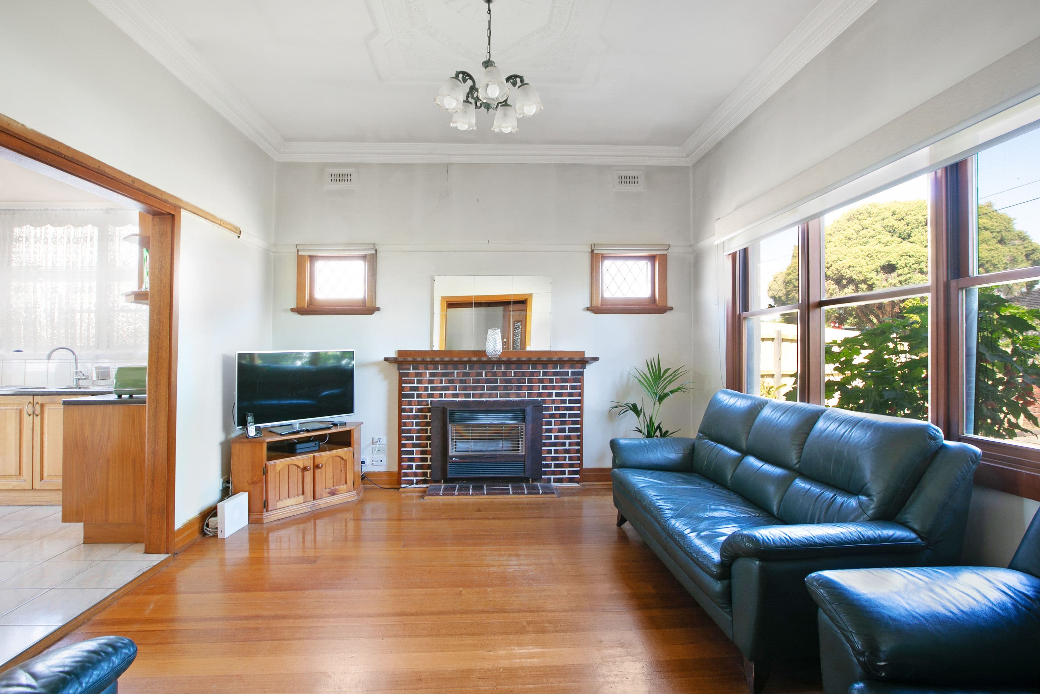 16 Pershing Street, Reservoir VIC 3073, Reservoir - Thumbnail 4