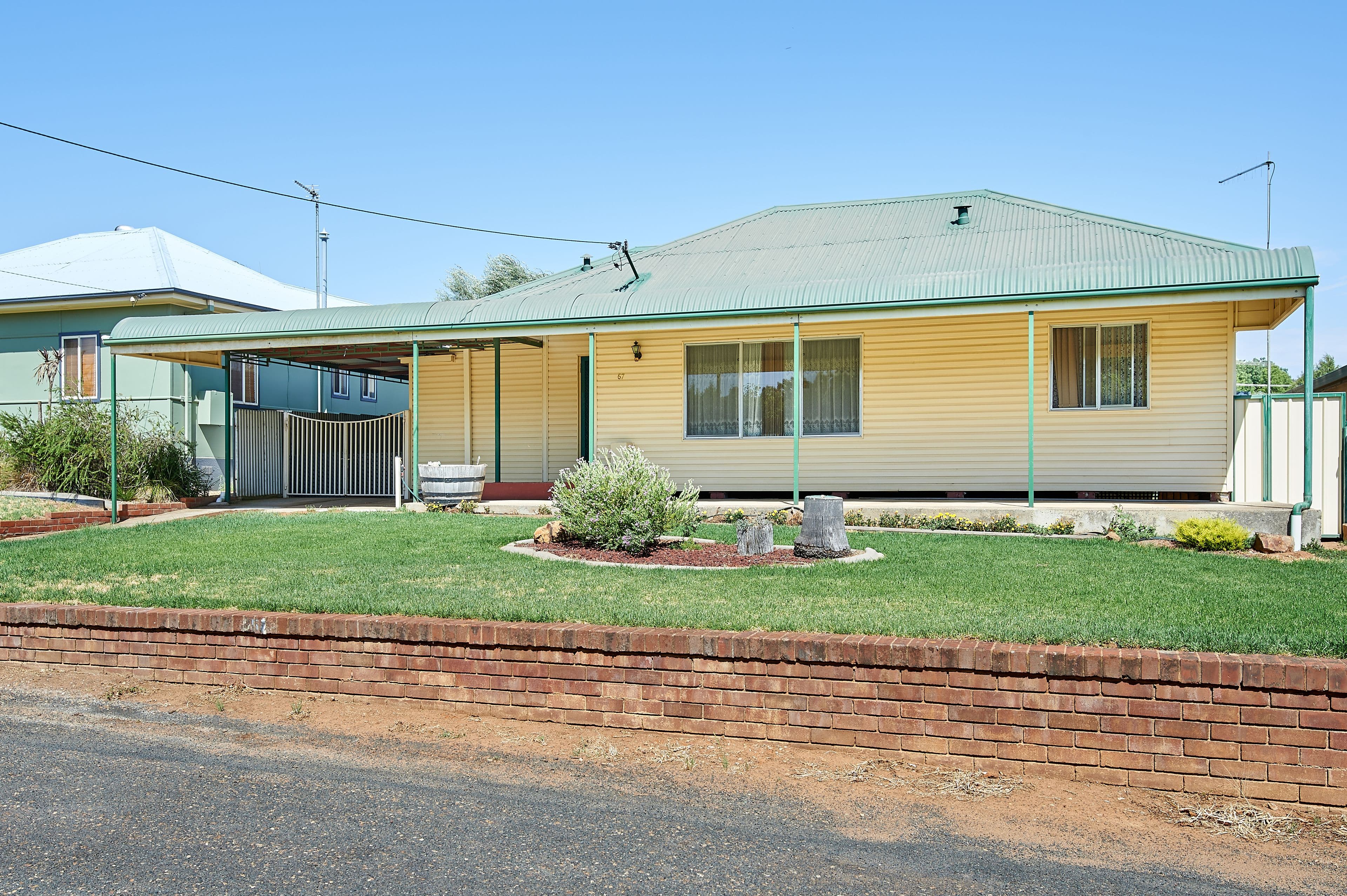 57 Seignior Street, Junee - Image 1