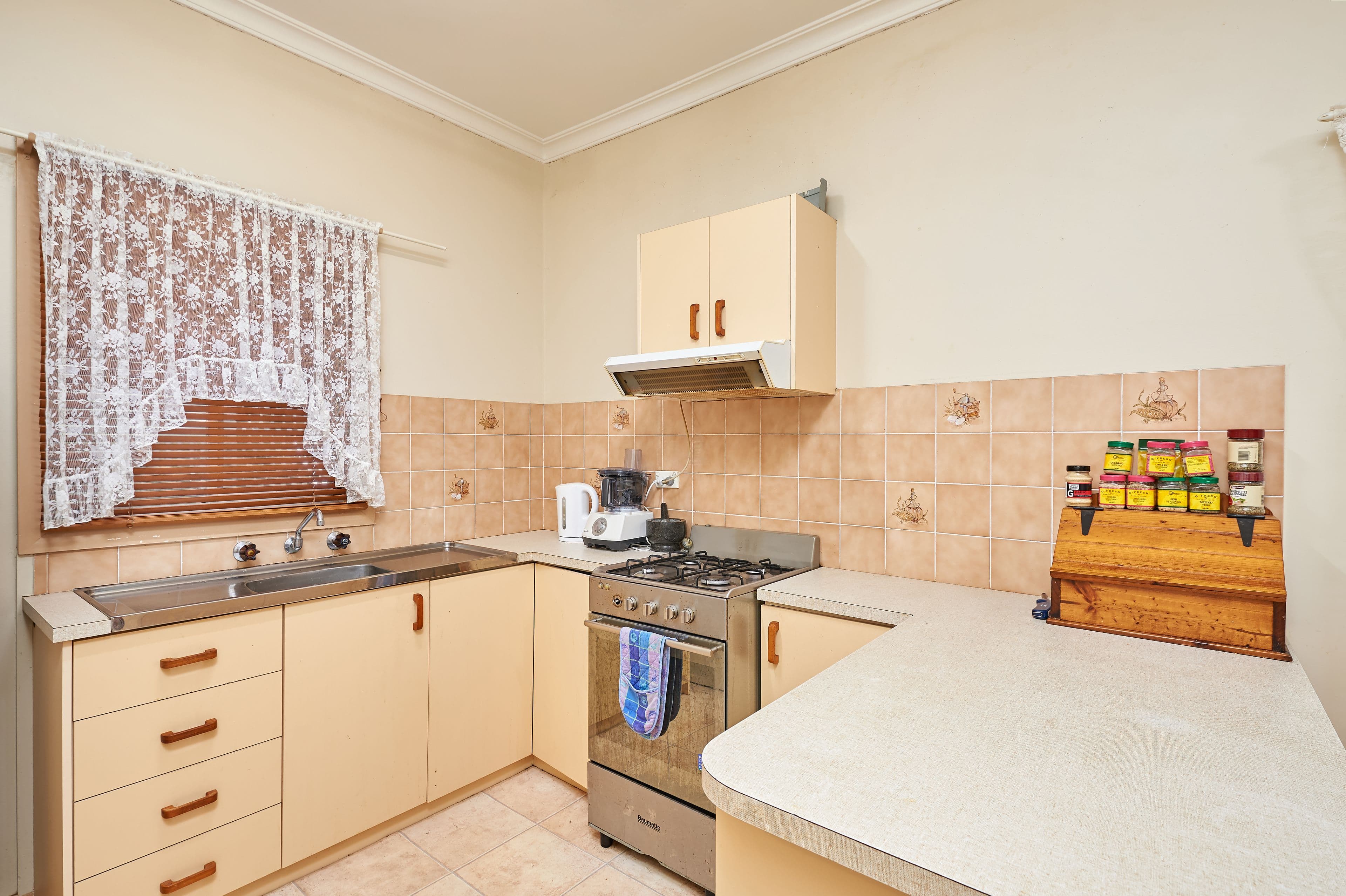 57 Seignior Street, Junee - Thumbnail 2