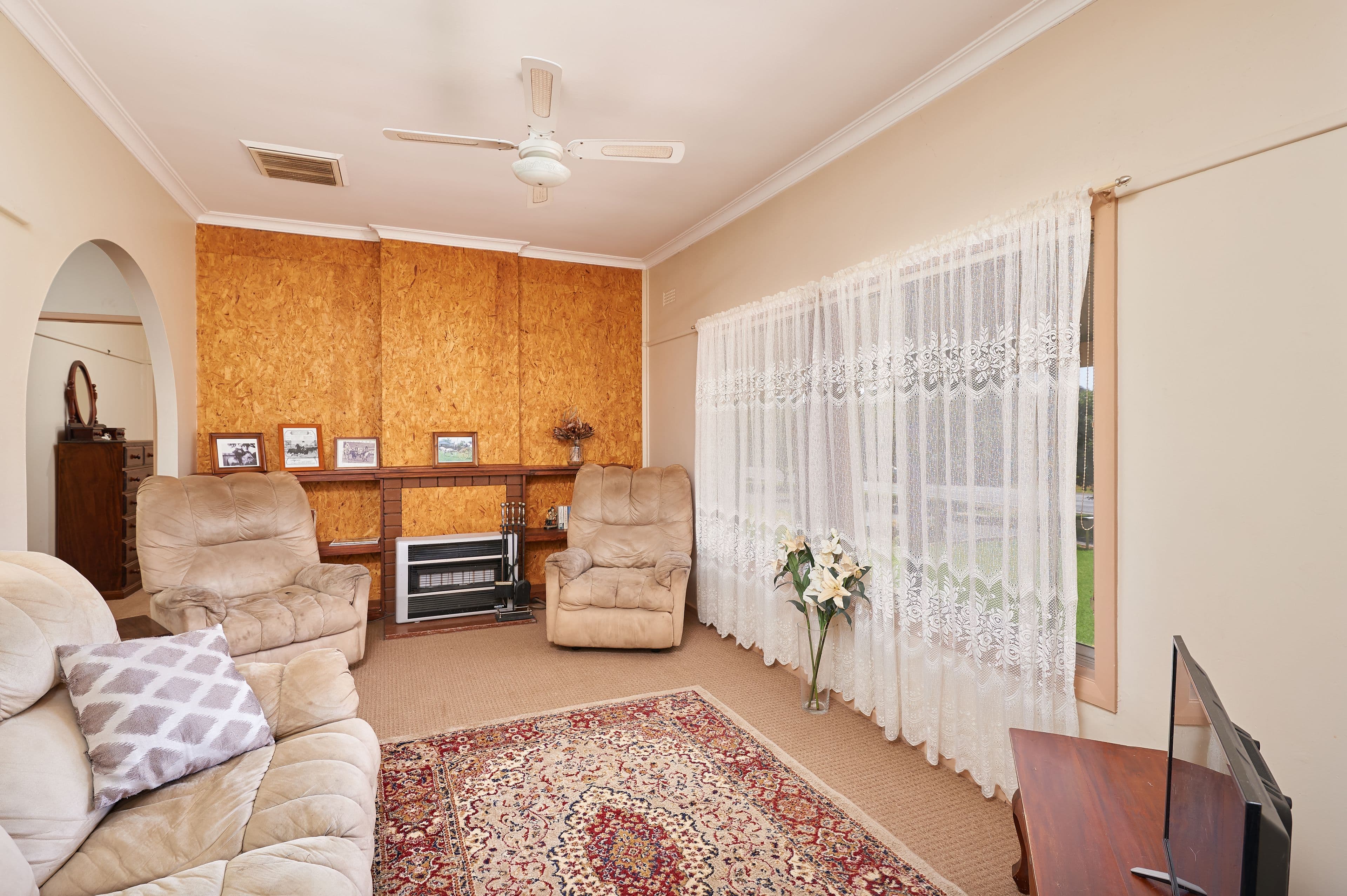 57 Seignior Street, Junee - Thumbnail 3