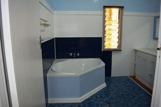 2 Gidyea Street, Blackall QLD 4472, Blackall - Thumbnail 4