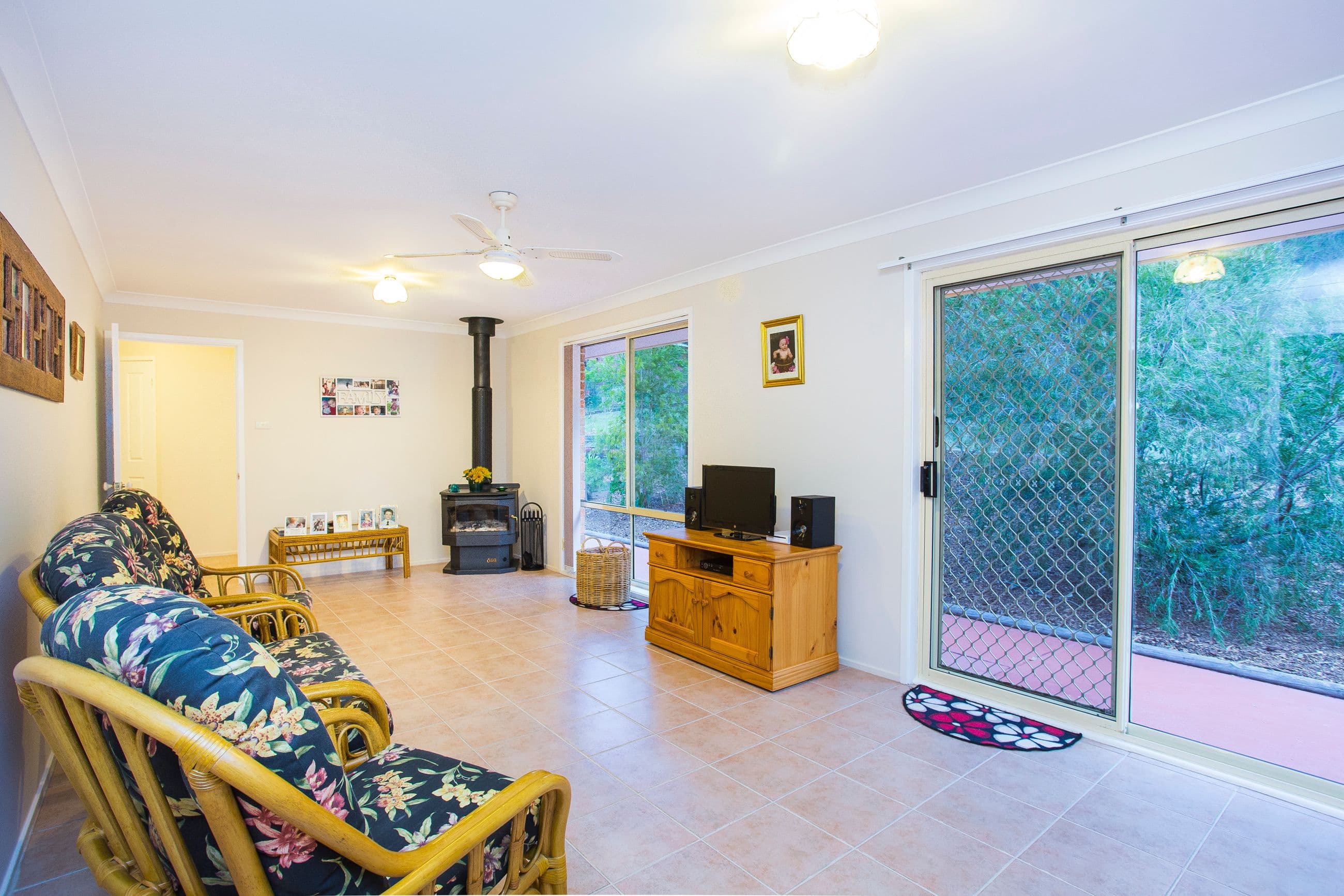 12 Timbertop Road, Glen Oak - Thumbnail 5