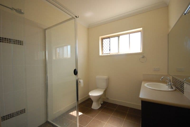 34 Gordon Avenue, NEWTOWN QLD 4350, Newtown - Thumbnail 5