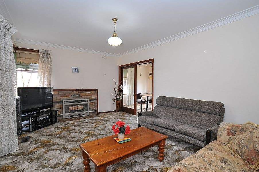 35 Ormond Avenue, MITCHAM VIC 3132, Mitcham - Thumbnail 2