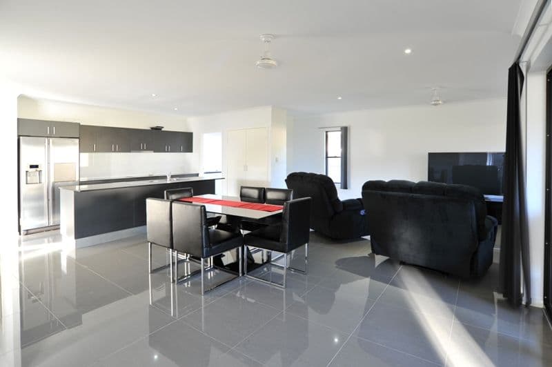 6 Twin Creek Court, CANNONVALE QLD 4802, Cannonvale - Image 1