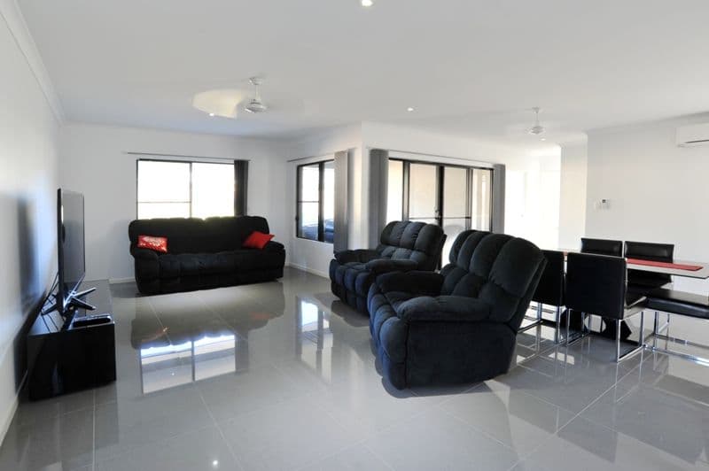 6 Twin Creek Court, CANNONVALE QLD 4802, Cannonvale - Thumbnail 3