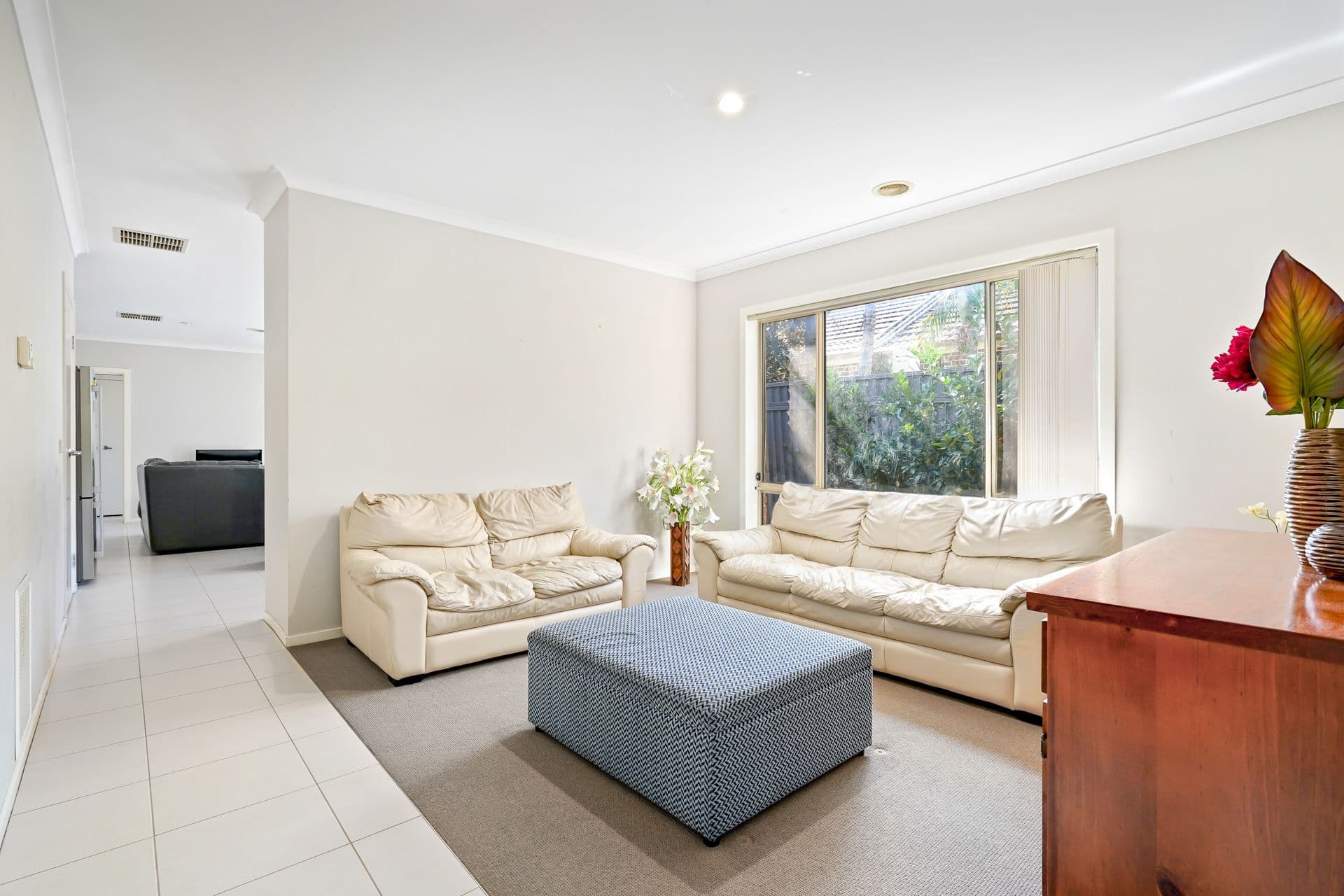 10 Page Close, Pakenham VIC 3810, Pakenham - Thumbnail 3