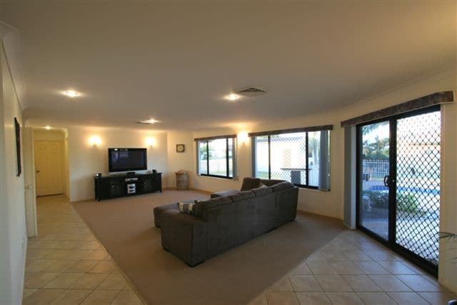 14 Coral Cove Drive, CORAL COVE QLD 4670, Coral Cove - Thumbnail 5