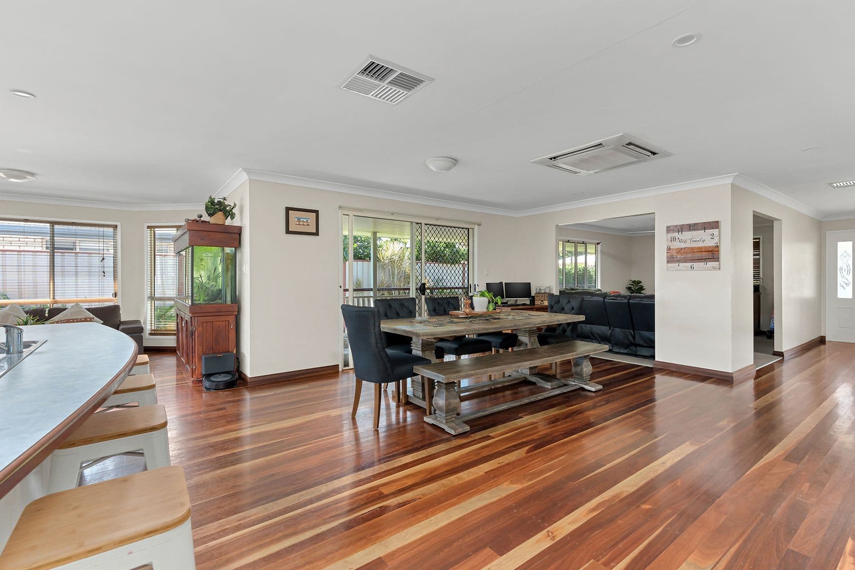 14 Whitchurch Road, Emerald QLD 4720, Emerald - Thumbnail 2