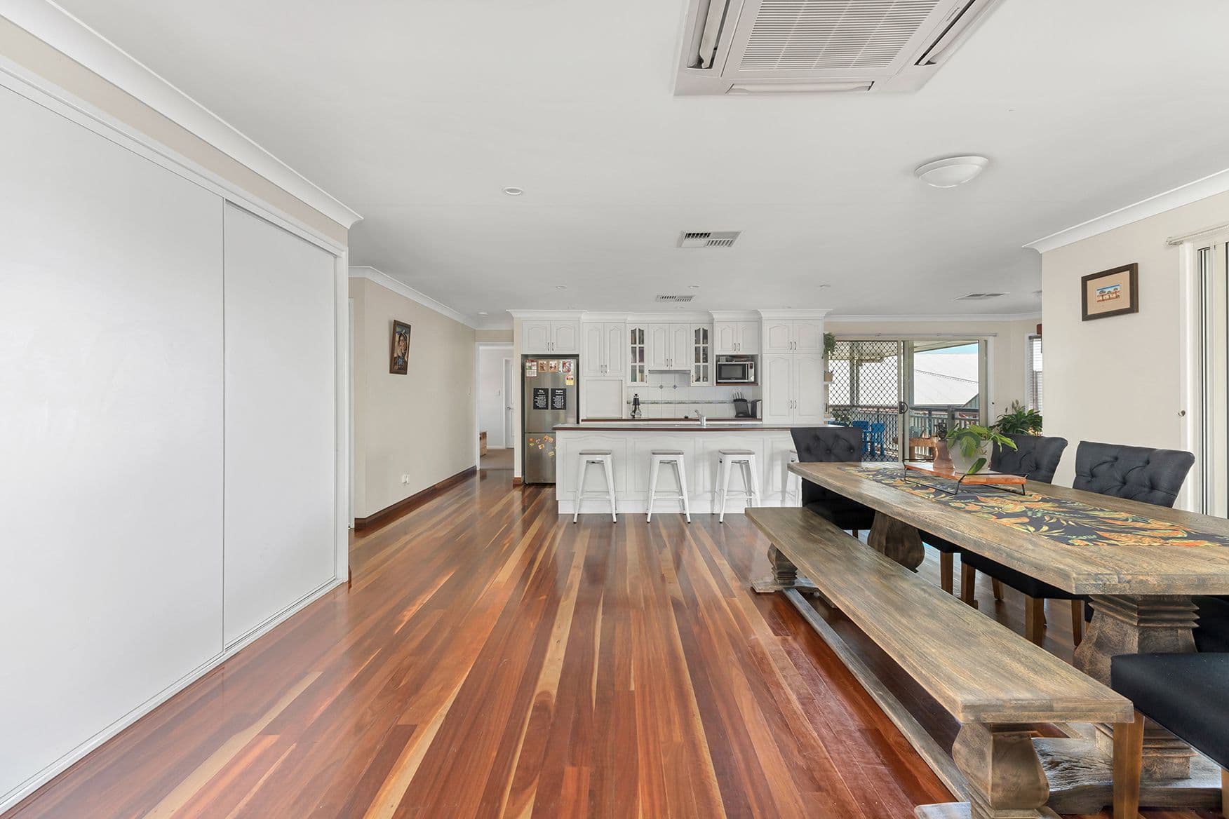 14 Whitchurch Road, Emerald QLD 4720, Emerald - Thumbnail 3