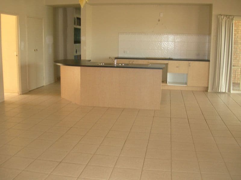 27 Haywood Grove, MELTON WEST VIC 3337, Melton West - Thumbnail 2