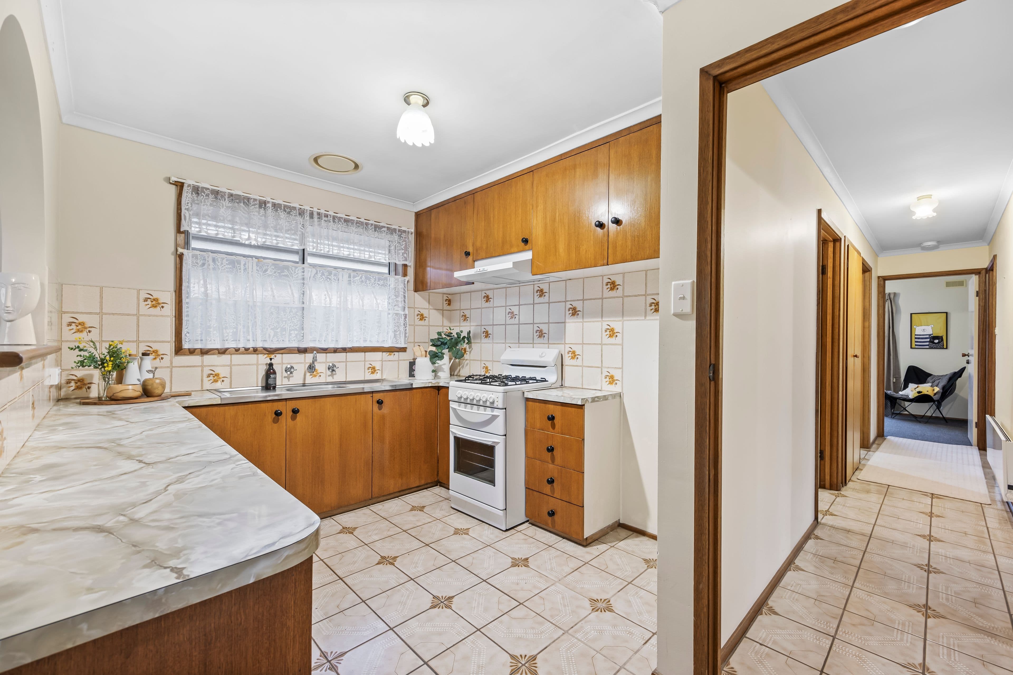21 Salisbury Avenue, Newington VIC 3350, Newington - Thumbnail 2
