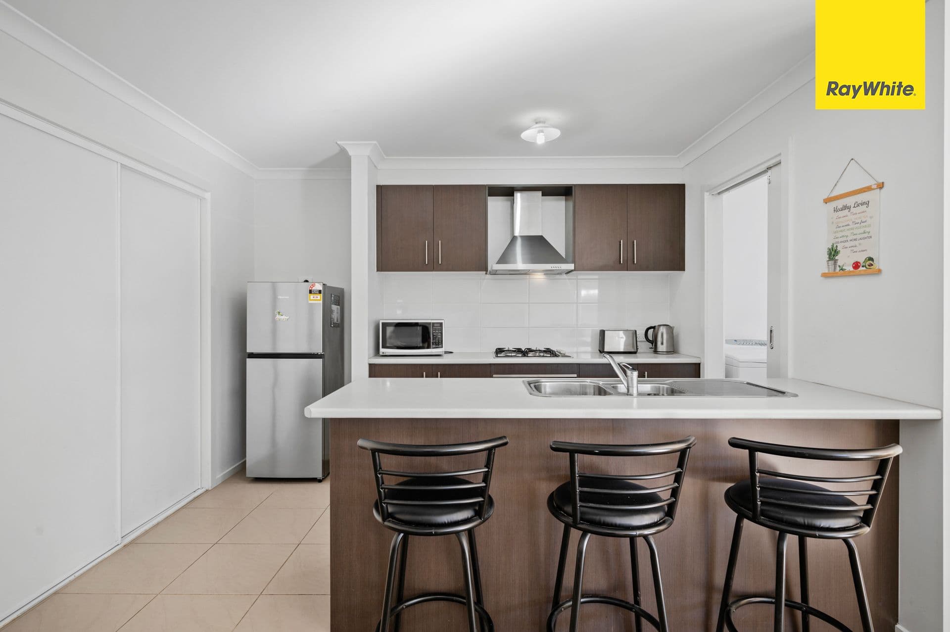 4 The Grove, Melton West VIC 3337, Melton West - Thumbnail 2