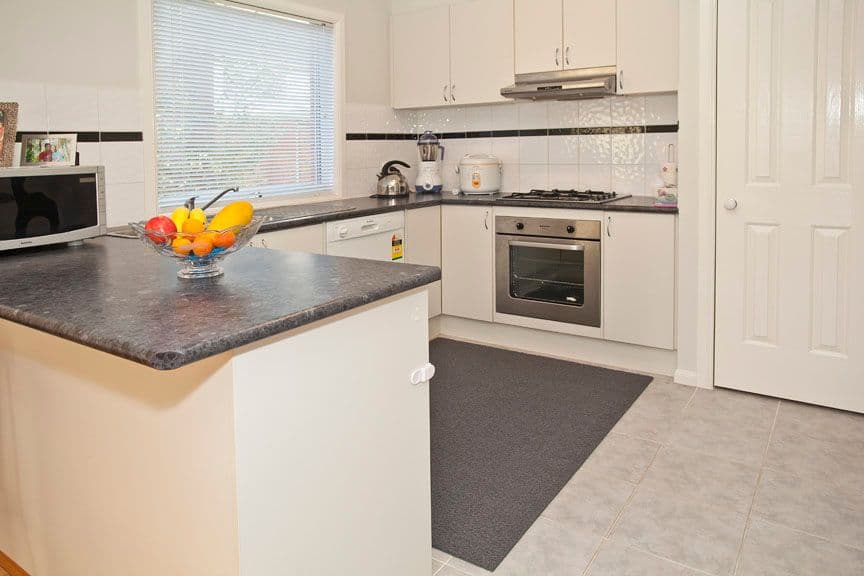 20 Tulloch Grove, GLEN WAVERLEY VIC 3150, Glen Waverley - Thumbnail 2