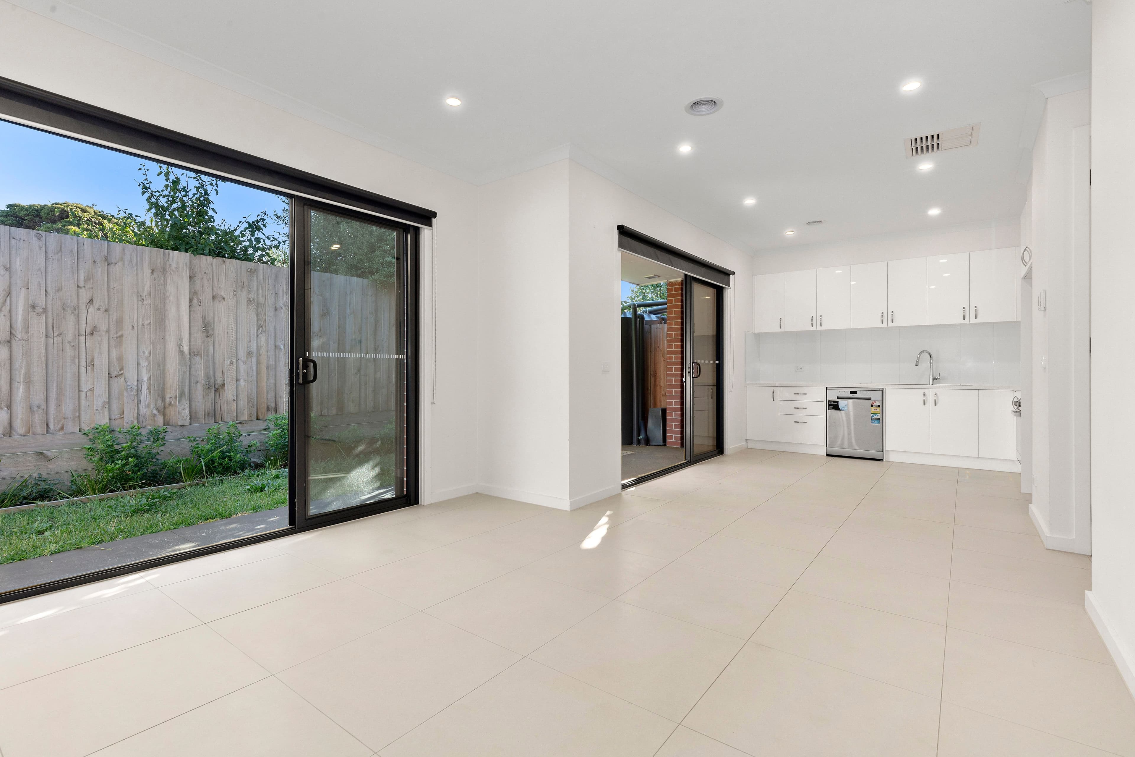10 Hensley Road, Lalor VIC 3075, Lalor - Thumbnail 3