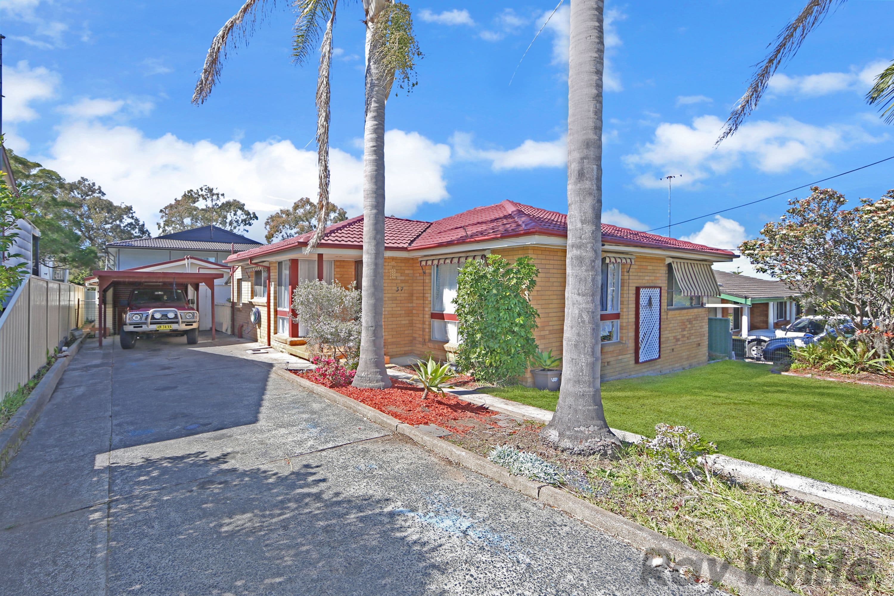 37 Rolfe Avenue, Kanwal - Image 1