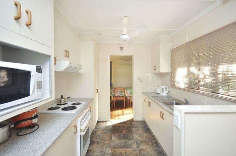 13 Kimba Street, CHAPEL HILL QLD 4069, Chapel Hill - Thumbnail 3