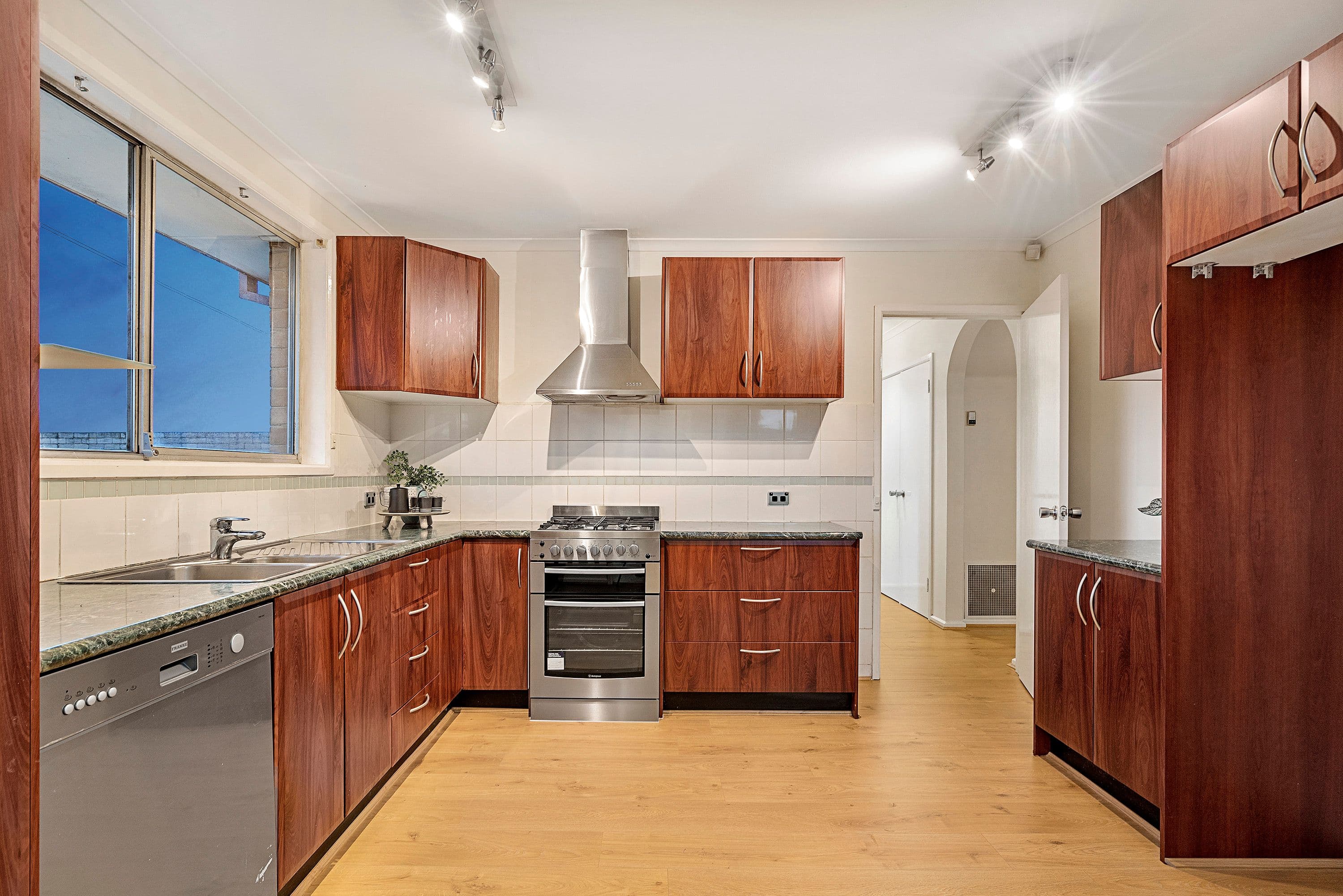 54 Whitehaven Crescent, Mulgrave VIC 3170, Mulgrave - Thumbnail 2