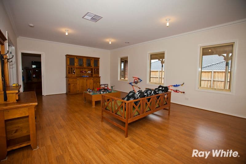 21 Arthur Phillip Drive, PAKENHAM VIC 3810, Pakenham - Thumbnail 4
