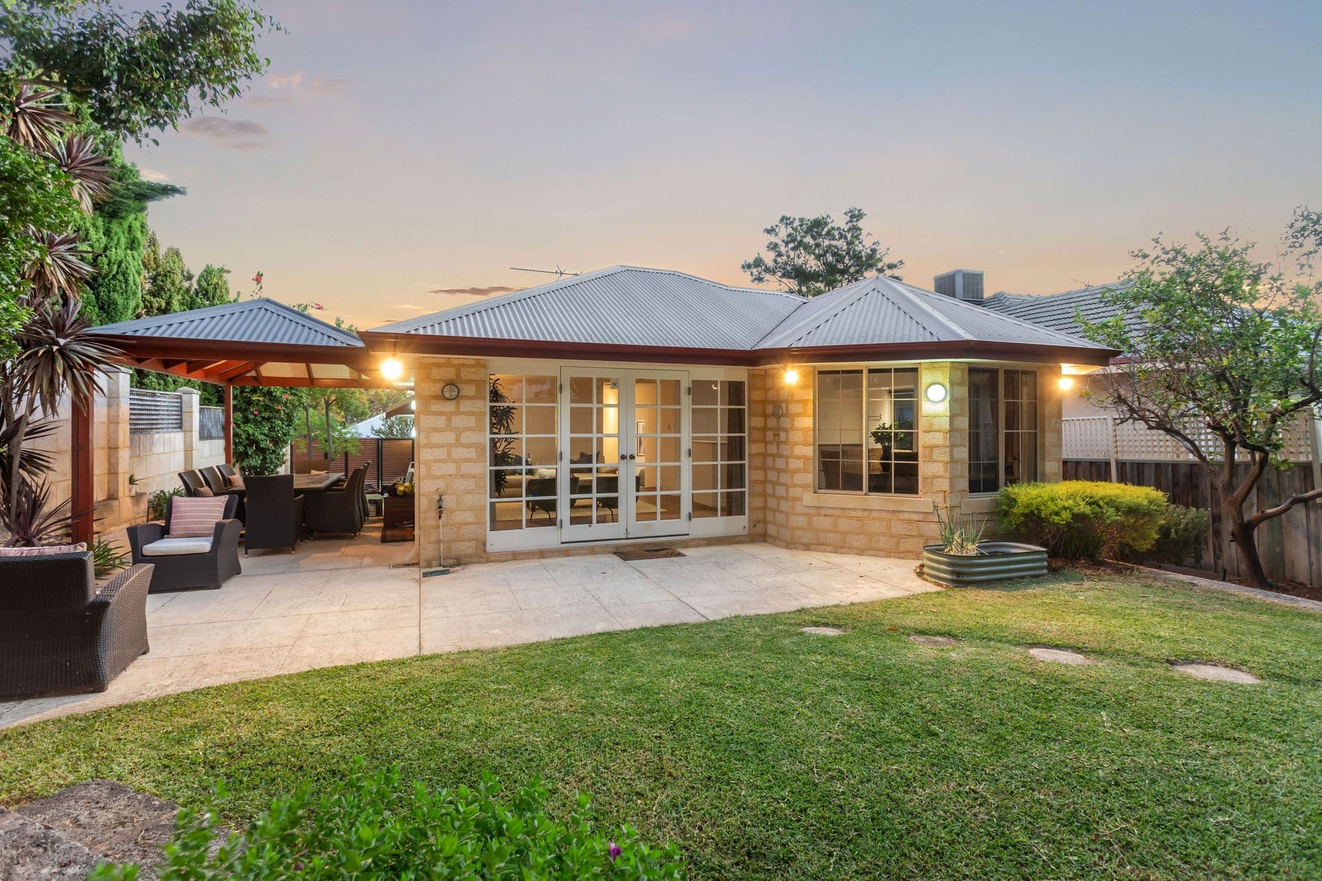 18 Beagle Street, Mosman Park WA 6012, Mosman Park - Thumbnail 2