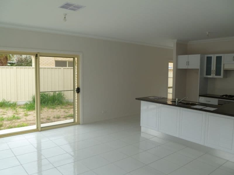 24 Arcoona Crescent, WINDSOR GARDENS SA 5087, Windsor Gardens - Thumbnail 3