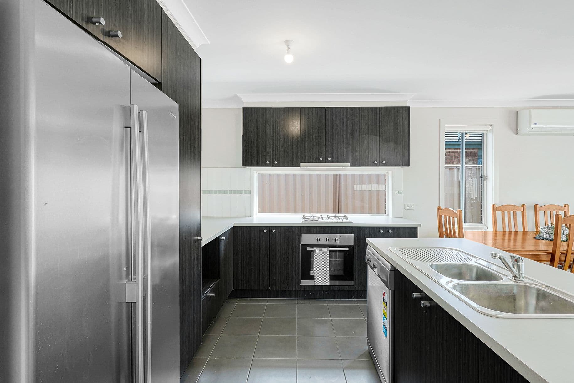 11 Serenity Street, Pakenham VIC 3810, Pakenham - Thumbnail 3
