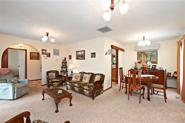 5 Jacaranda Place, VIEWBANK VIC 3084, Viewbank - Thumbnail 2