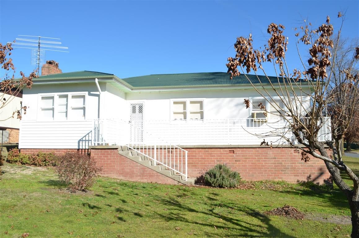 59 Lockhart Street, Adelong - Image 1