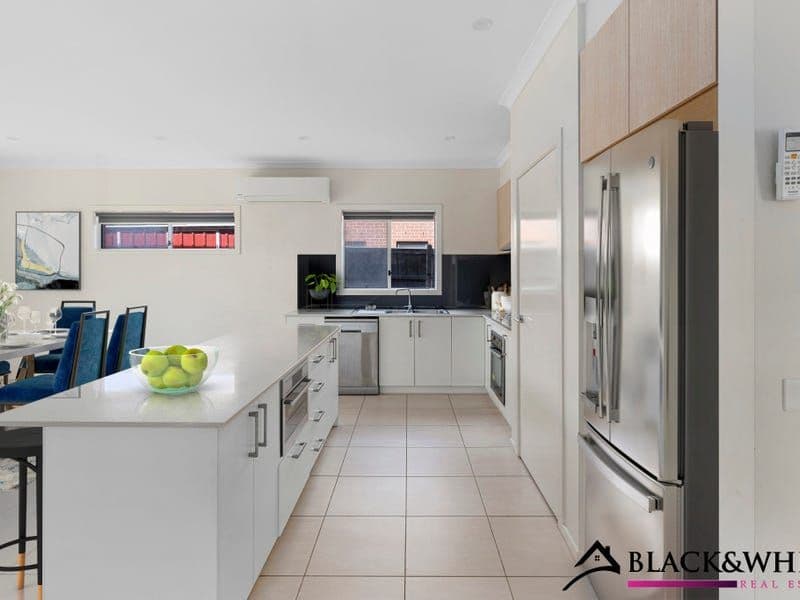 14 Lambro Way, Point Cook VIC 3030, Point Cook - Thumbnail 6