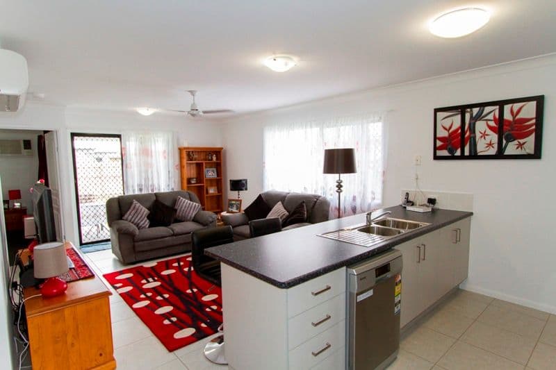 10 Skardon Place, KELSO QLD 4815, Kelso - Thumbnail 3