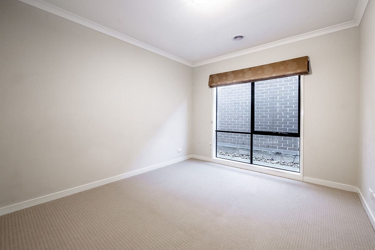 6 Jonesys Lane, Clyde North VIC 3978, Clyde North - Thumbnail 4