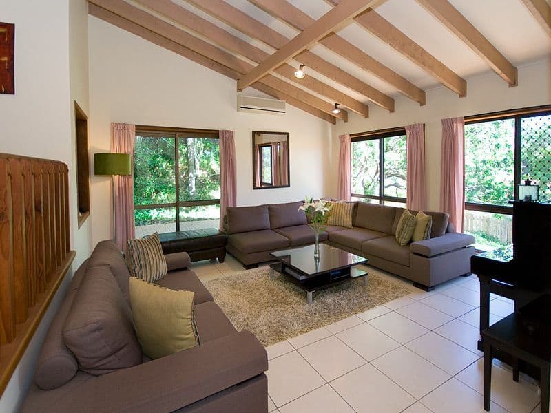 4 Vanimo Street, CHAPEL HILL QLD 4069, Chapel Hill - Thumbnail 3