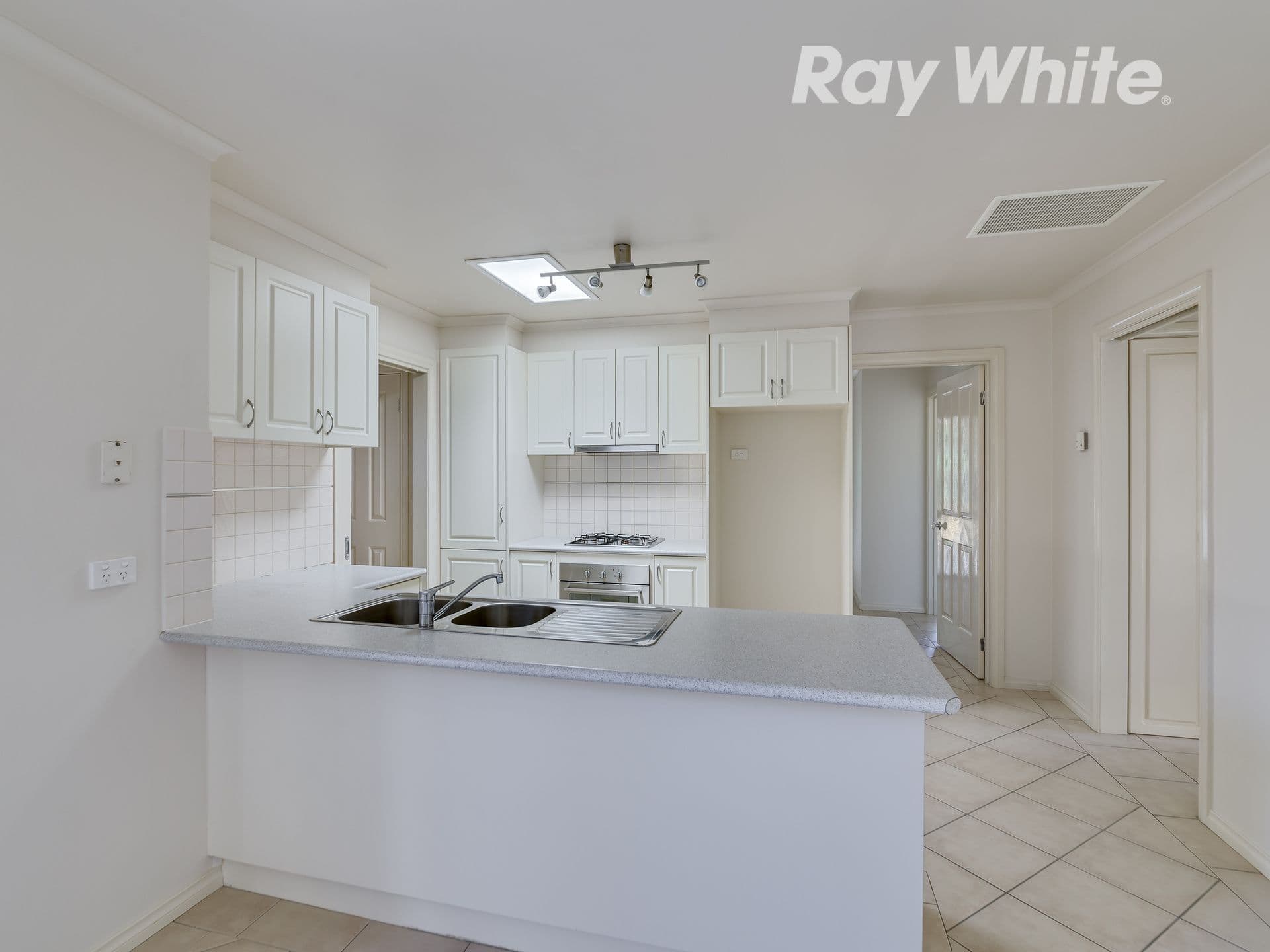 5 Sloan Street, South Morang VIC 3752, South Morang - Thumbnail 2